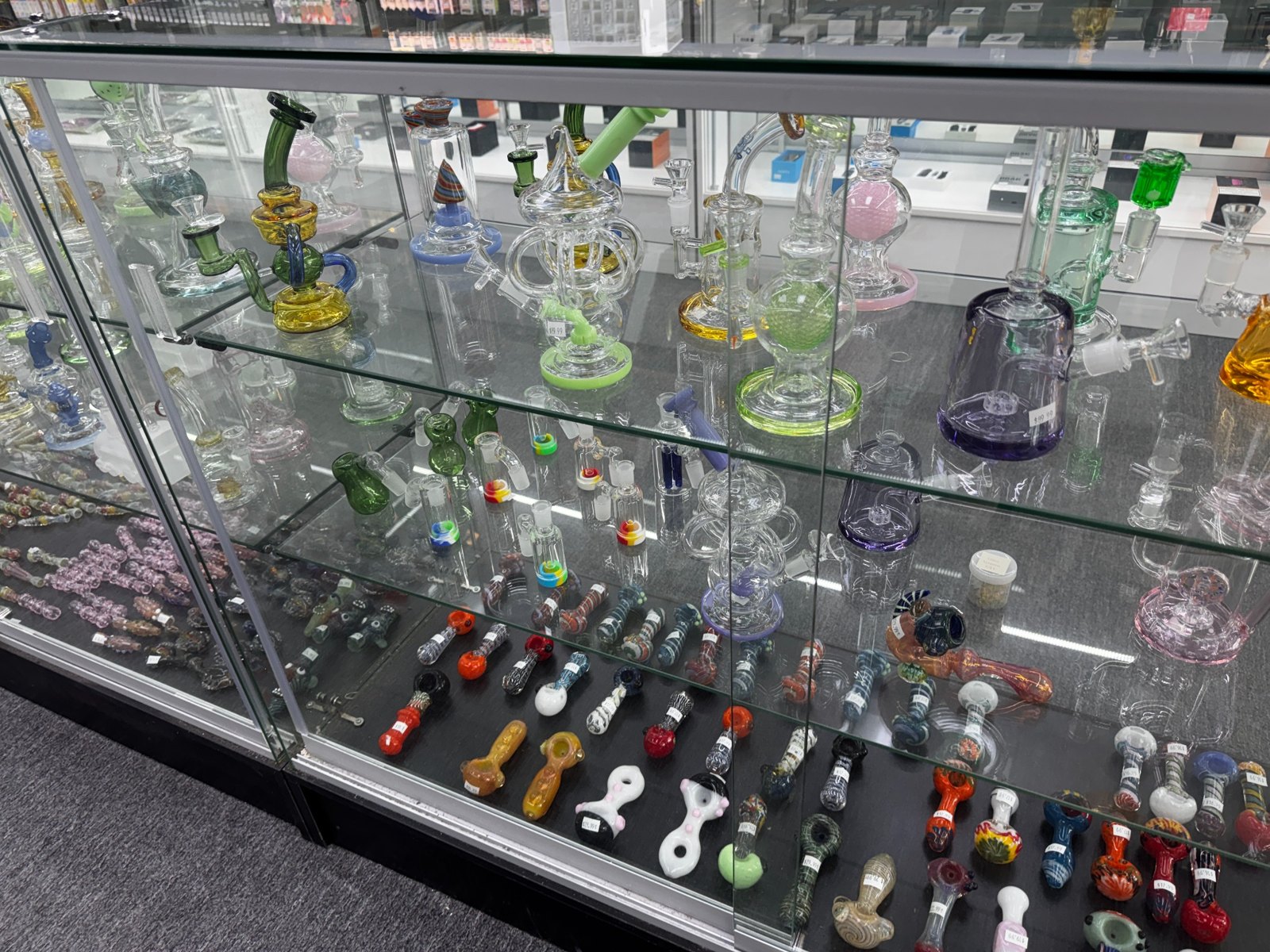 Glass & hookah supplies at 4D Smoke & Vape Arlington